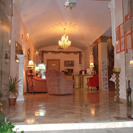 Family Tropicana Hotel 2*