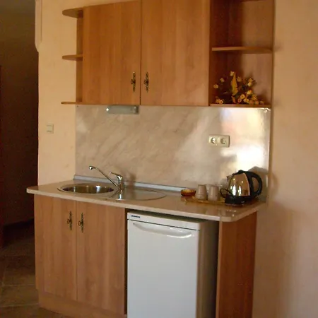 Отель Family Tropicana 2*