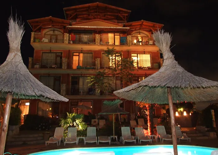 ホテル Family Tropicana ラヴダ